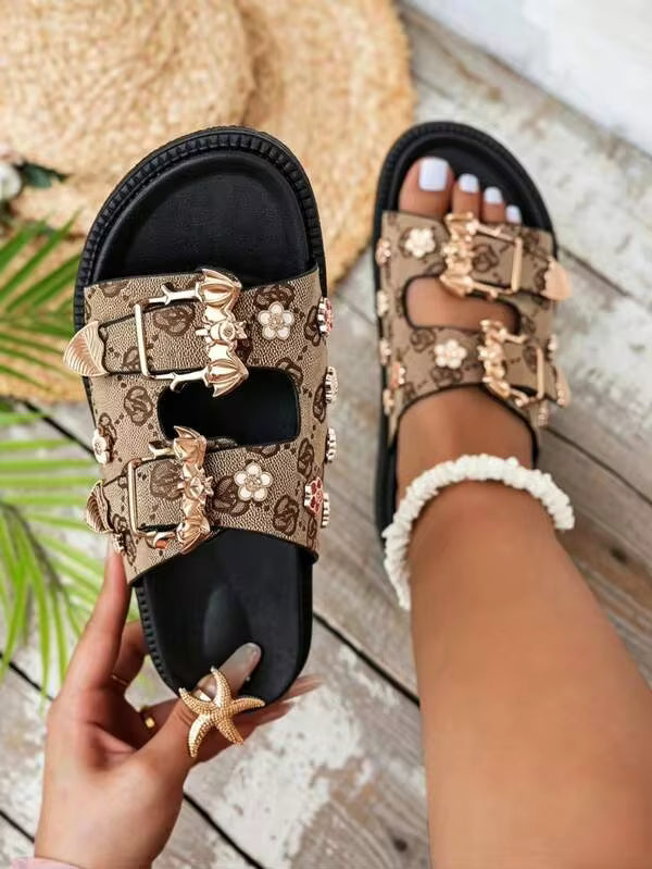 New Summer Women Platform Thong Sandals, Retro Fashion Floral Rivet Bat Buckle Decor Round Toe Slip-On Comfortable Thick Sole Beach Slippers Wide Fit